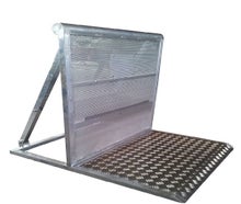 Bühnengitter / Crash Barrier / Stage Barrieres / Barrikade / Mojo-Barriers / Mojo / Wellenbrecher / Absperrungen / Absperrgitter / Bauzaun
