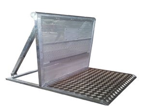 Bühnengitter / Crash Barrier / Stage Barrieres / Barrikade / Mojo-Barriers / Mojo / Wellenbrecher / Absperrungen / Absperrgitter / Bauzaun