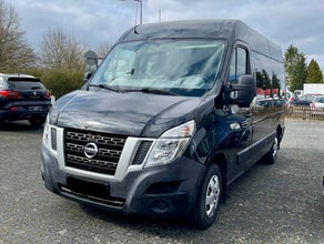 9 Sitzer VIP Shuttle mit großer Ladefläche