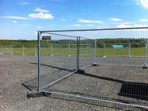 Engmaschiger Mobilzaun Bauzaun (Anticlimb) für Baustelle und Bauvorhaben günstig Mieten