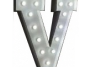 XXL Leuchtbuchstabe V mieten – Dekoration