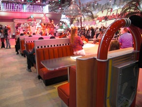 american Diner, Dinermöbel, Dinerbänke, Stühle, Tische, Barhocker, Stehtische, Deko-Tools u.v.m. Cadillac Theke