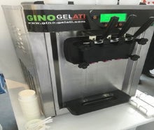 Softeismaschine - Frozen Yogurt - Maschine  mieten - Eis catering Messe