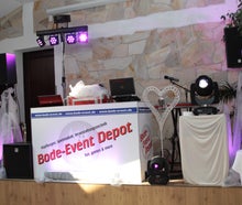 DJ mit Professionaler Ton & Lichttechnik
