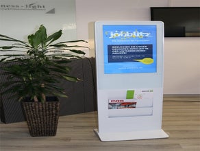 Prospektständer mit digitalem 32 Zoll Display
