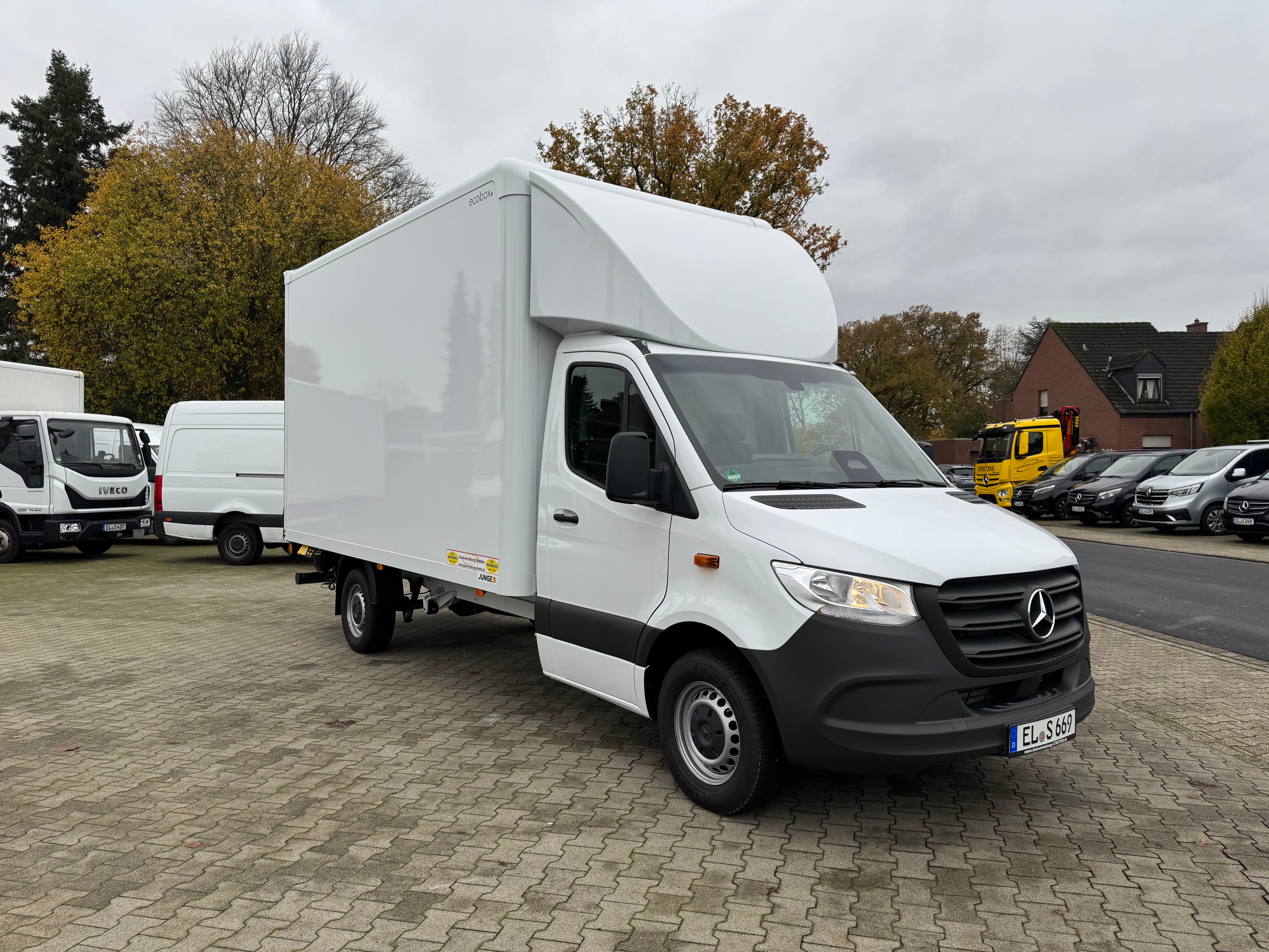 sprinter mit koffer
