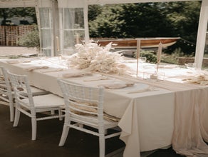 Chiavari Stühle mieten in weiß inkl. Sitzkissen Hochzeit Tiffany Chairs