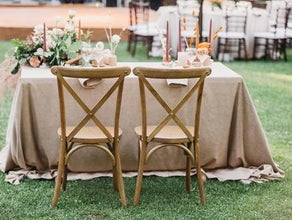 Cross Back Chairs Stühle Vintage Boho für Hochzeit mieten Möbelverleih