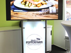 TV Station mit 55-Zoll LED-TV