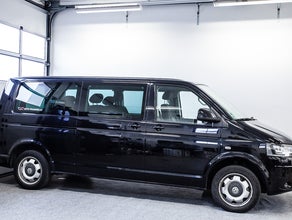VW Caravelle 9 Sitzer extra großen Kofferraum