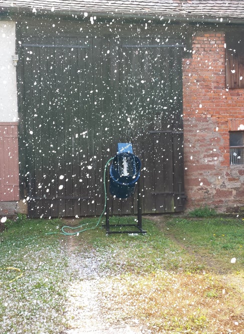 Schneekanone mieten für Schneefall und winterlichen Spaß